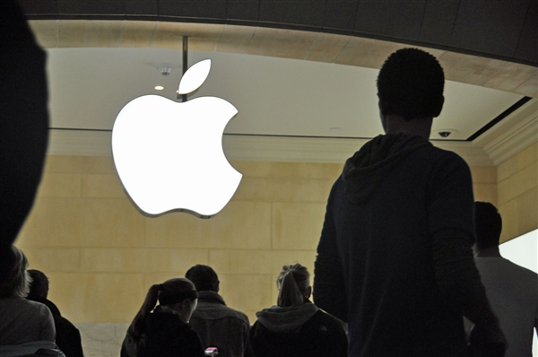 苹果高管曾指责三星抄袭iPhone：只是换了大屏
