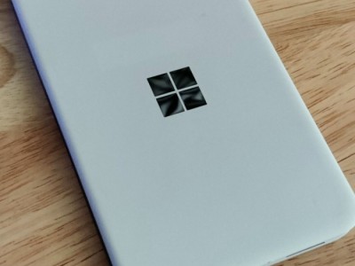 未曾发布的微软塑料外壳版Surface Duo在eBay上现身