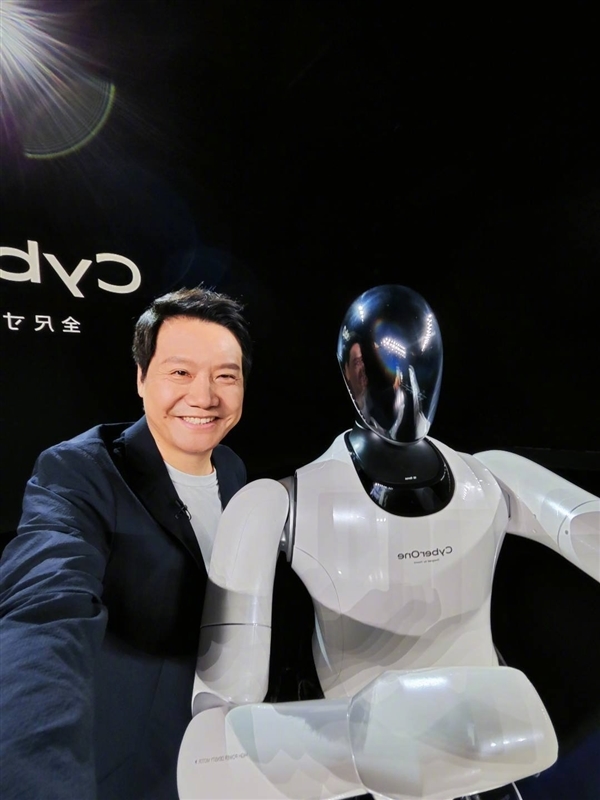 小米登上央视《焦点访谈》：自研仿生机器人CyberOne出镜