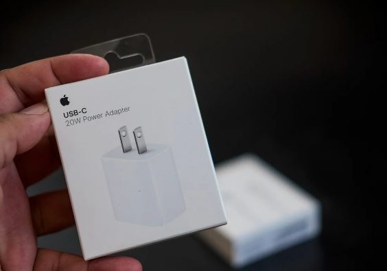 苹果分析师郭明錤：iPhone 15采用USB-C后，出货量有望增长30-40%