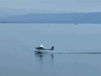 RX1E-S全球首款双座水上电动飞机交付