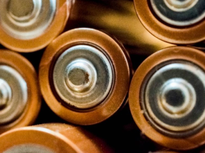 创新突破！首次放电能量密度超711的锂电池问世
