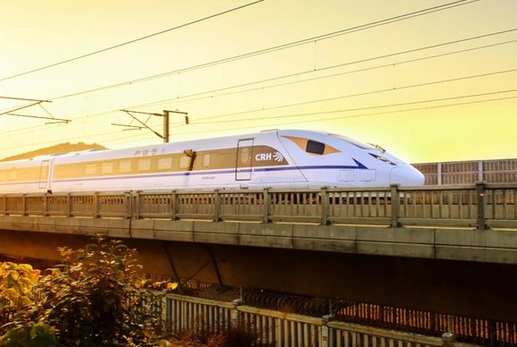 中泰合作：中国转让高铁技术助推泰国独立建设