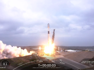 SpaceX成功发射13枚军用卫星，创新纪录