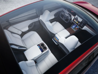 特斯拉 Model S Plaid 全新座椅曝光：致敬传统赛车座椅