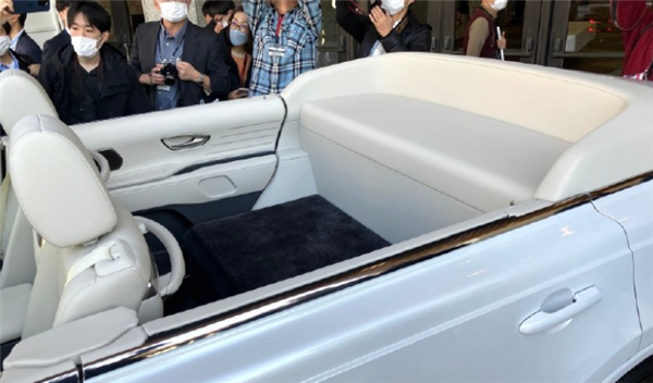 丰田世纪SUV推出敞篷版：专为相扑运动员打造