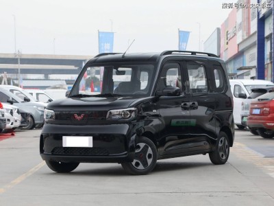 五菱之光EV来袭！4.78万起售双侧滑门设计，续航突破200公里