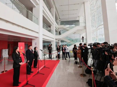 深圳两会聚焦：民企代表热议人形机器人与新能源汽车的未来发展