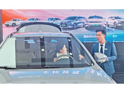 深圳车市火爆：以旧换新政策助推新能源汽车销量飙升