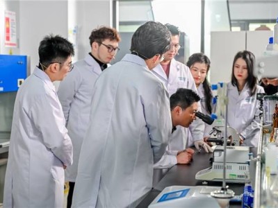 海信真空冰箱：三重科技引领，分子级锁鲜新标准诞生！
