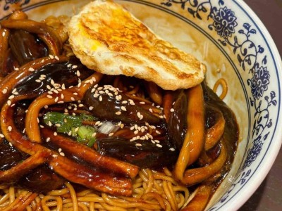 本帮面馆风靡全国，50元一碗的贵价面能否持续走红？