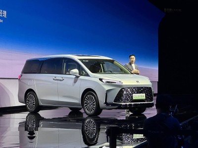 别克GL8陆尚插混版上市，24.99万起售，综合续航达1420km！