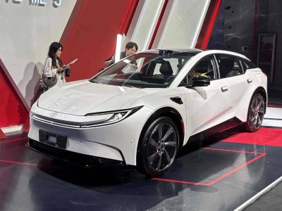 丰田bZ5上海车展预售：bZ3C变身中型SUV，13万起售引关注！