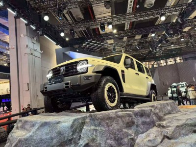 2025上海车展亮点：坦克300虎克版硬核登场，长城自研4.0T V8发动机亮相