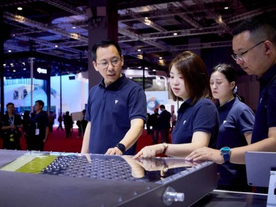 亿纬锂能上海车展大放异彩，大圆柱电池技术引领新能源汽车新风尚