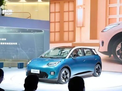 埃安UT鹦鹉龙广州车展抢镜，10万级车型拥有A+级空间配置