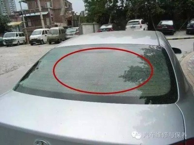 汽车后窗那些细线条，竟然是除霜神器！