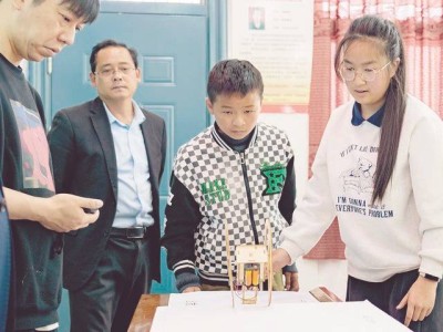大别山下，青少年用“未来太空车”逐梦科技舞台