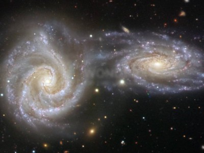 NGC 3640：宇宙“煎蛋”星系，吞噬历史大揭秘！