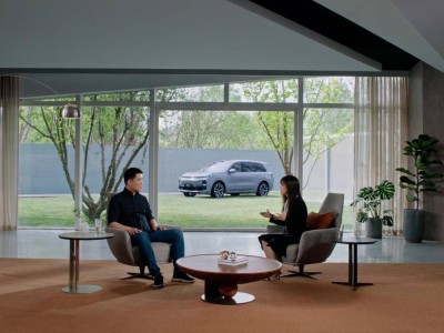 理想汽车“AI Talk”再升级：VLA司机大模型引领辅助驾驶新篇章