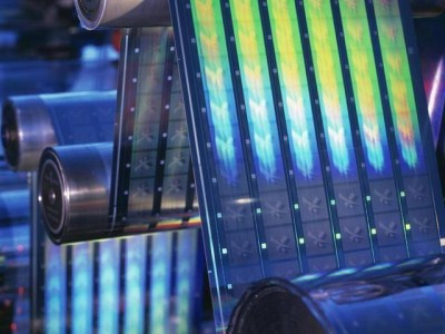 广汽传祺影豹混动版：轻量化材料如何平衡节能与性能？