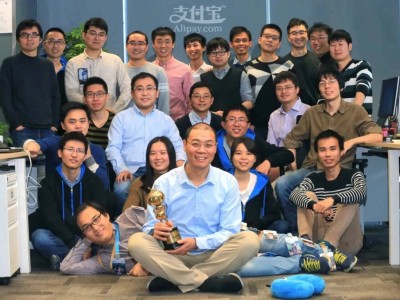 OceanBase创始人阳振坤：15载耕耘今荣誉退休，国产数据库领军者传奇继续