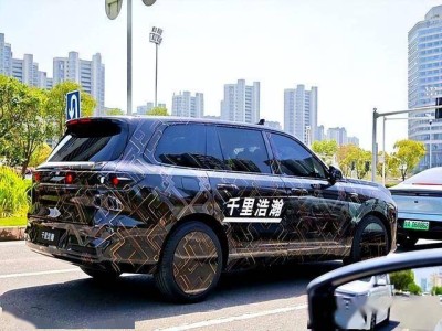 吉利银河星舰9路试谍照流出，硬派6座SUV能否撼动比亚迪唐地位？