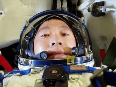 杨利伟太空“敲门声”之谜，14年后终得解！