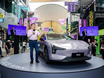 小鹏MONA M03 Max亮相：15万级车型首配AI智能辅助驾驶