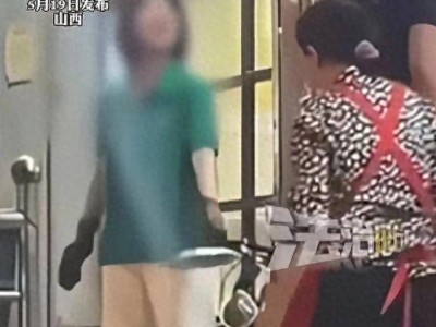 烧烤摊油烟扰民，楼上住户发狠话：不解决就泼水，你怎么看？