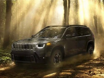 全新Jeep自由光官图发布，致敬经典切诺基，设计硬朗引热议！
