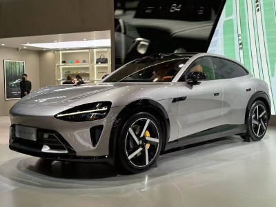 小米YU7粤港澳车展首秀：中大型SUV，续航超800km引关注