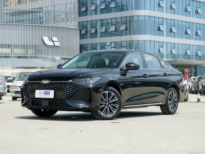 奇瑞风云A8焕新上市，1.5L发动机版本来袭，售价7.99万起