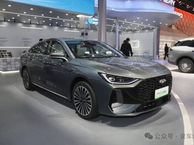 奇瑞A8L仅售9.49万！续航2100km+10气囊，现场真碰撞，性价比爆棚！