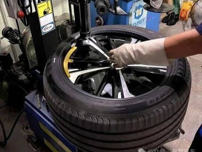 换轮胎避坑指南：这句话一说，汽修工就知道你是“小白”！