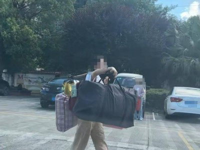 高考后挑担归家，女生淡然处之：这是生活，无需多言！
