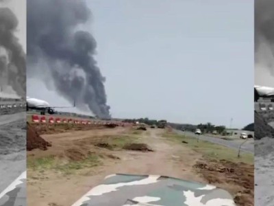 印度波音787-8客机起飞几分钟后坠毁居民区，246人遇难