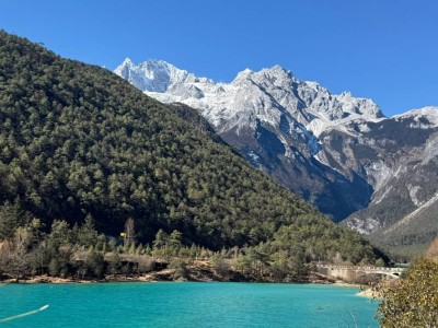 暑期未到机票先热，新疆旅游火爆背后机票涨价真相几何？