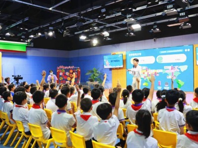 "清洁能源探秘之旅：“核铸未来”科普巡展点亮上海学子科学梦