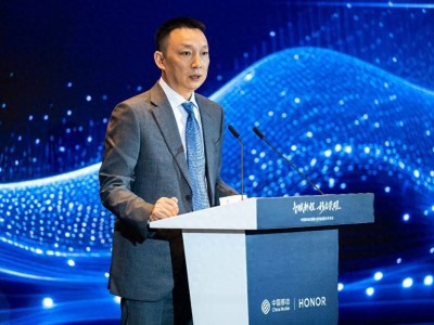 荣耀携手中国移动，共绘AI终端生态新蓝图