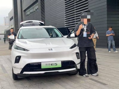 别克纯电E5上市，自燃即赔新车，配置升级超40项