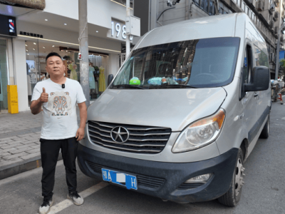江淮星锐助力服装配送，车主聂灯超揭秘：高效省油，月入过万不是梦！