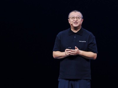 HDC 2025见证：鸿蒙智能体携“微博智搜”，语音互动解锁热点新体验！