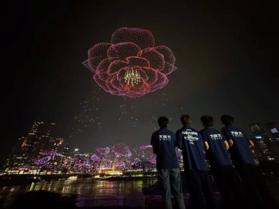 万架无人机齐飞！深圳大漠大刷新重庆夜空吉尼斯纪录