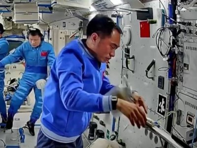 “太空之家”工作周记：神二十乘组科研忙，机器人“小航”成亮点