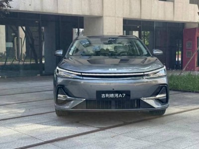吉利银河A7首发：雷神AI电混2.0加持，续航破2100km，能否撼动混动市场？
