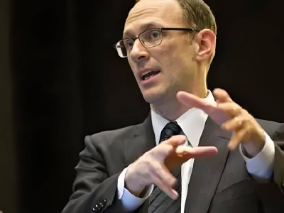 美联储暗示：若通胀可控，美国经济或重启降息进程