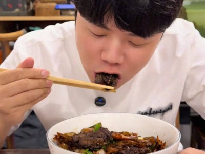 杭州558元天价面真相：店主回应明码标价，探店剧本引争议