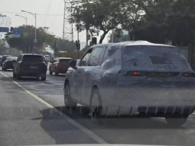 小鹏首款增程车型G01曝光：采用“三排六座”布局