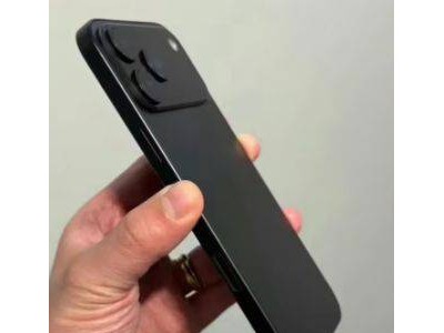iPhone 17 Pro机模亮相：横向“摄像头条”设计成新焦点